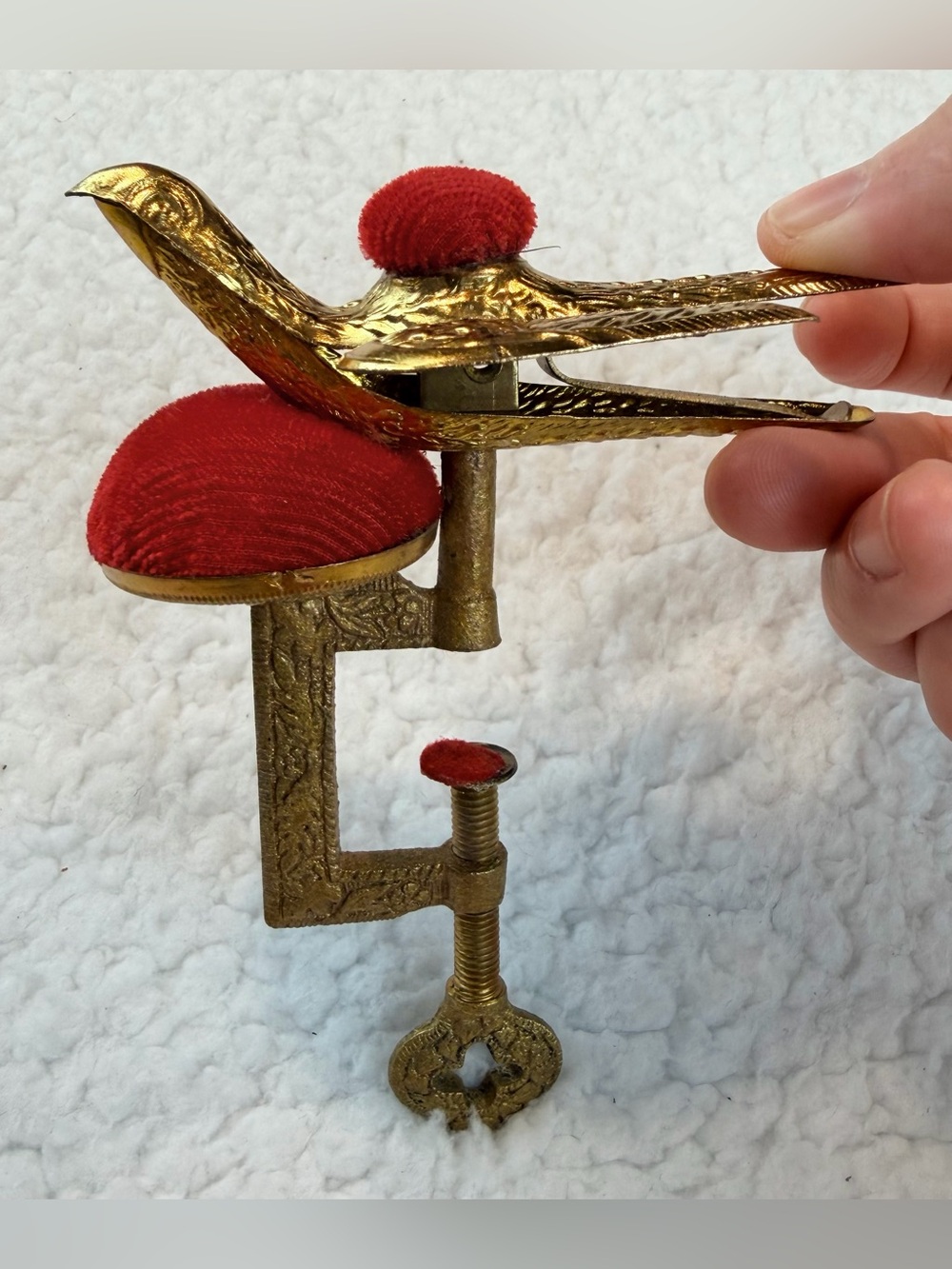 (VTG) Japanese Gold-Tone Ornate Bird Sewing Clamp with Red Pin Cushions, OS - Picture 11 of 16